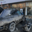 Один из BMW пробил витрину здания и смял двух <nobr class="_">пешеходов —</nobr> оба в больнице - НГС.Новости
