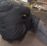 В Кольцово мужчину с приступом эпилепсии задержали за попытку кражи джина - 1nsk.Ru